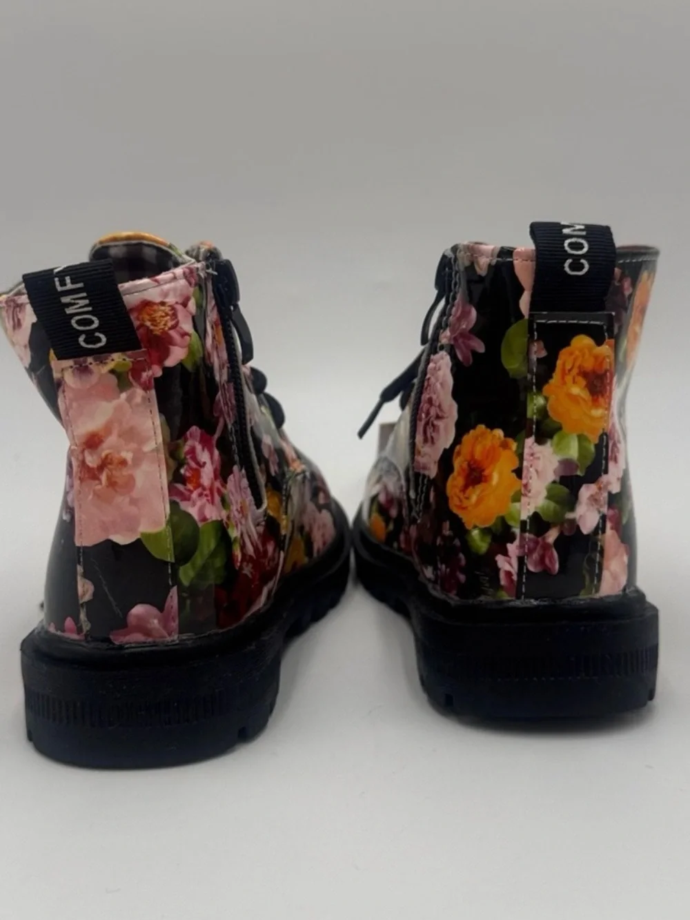 DADAWEN Floral Lace-Up Boots